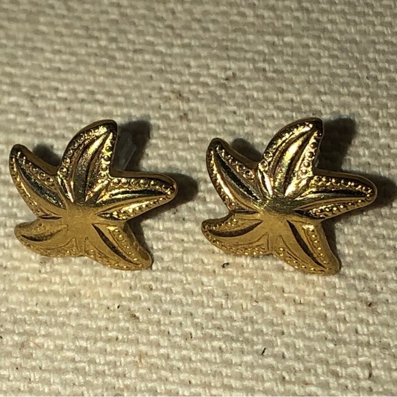 Costume Gold Tone Metal Starfish Post Earrings - Picture 2 of 7